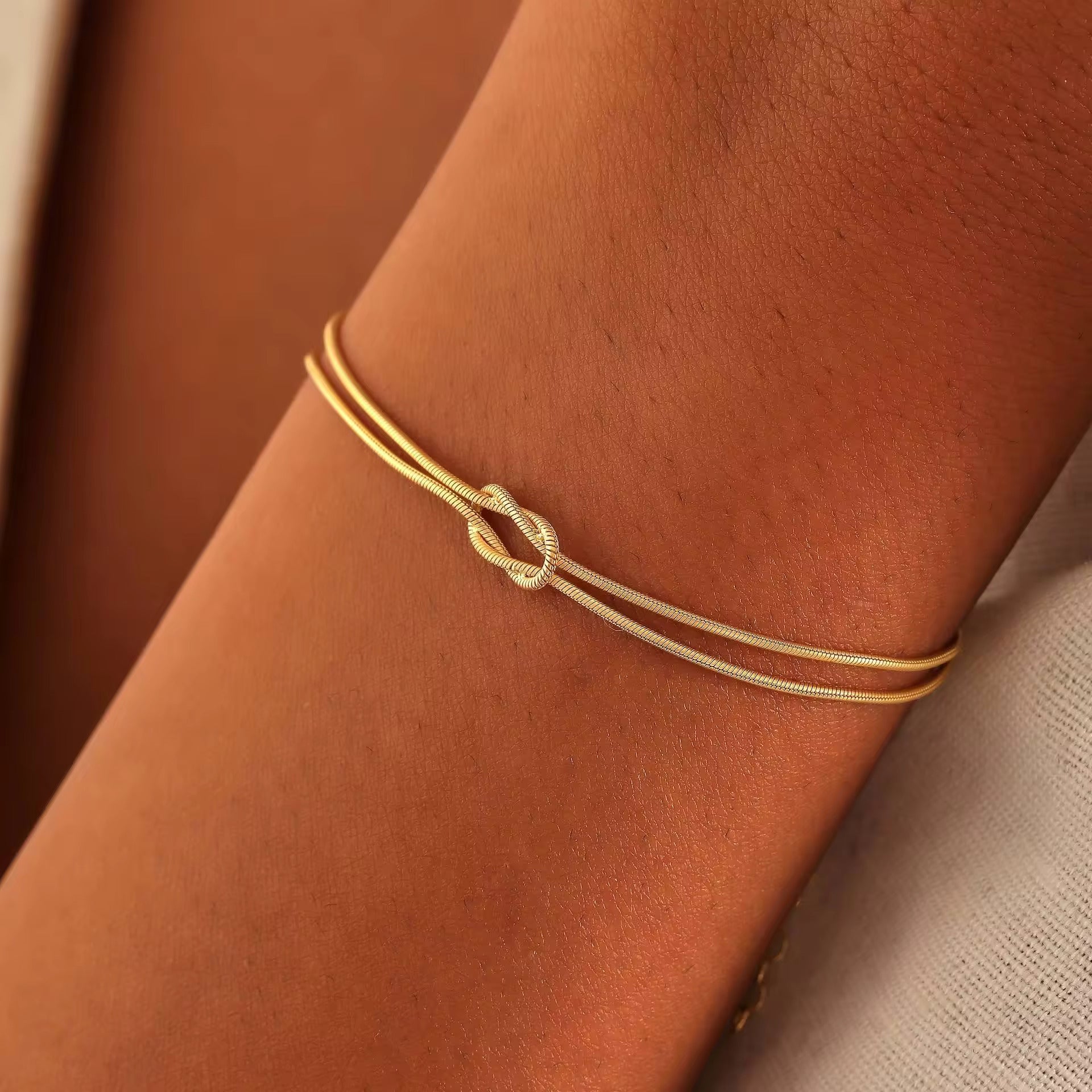 Juego de pulseras con nudo Forever Bond