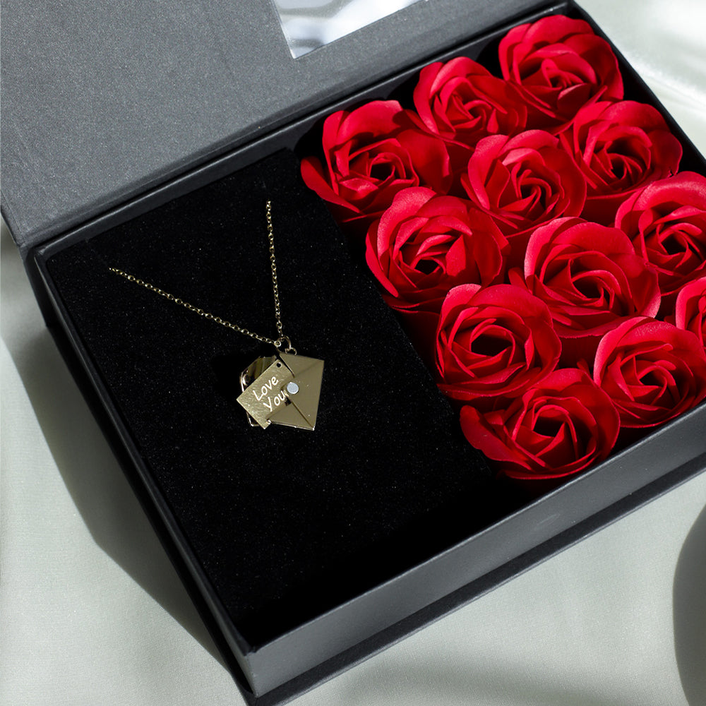 Collar con carta de amor: set de regalo con una docena de rosas