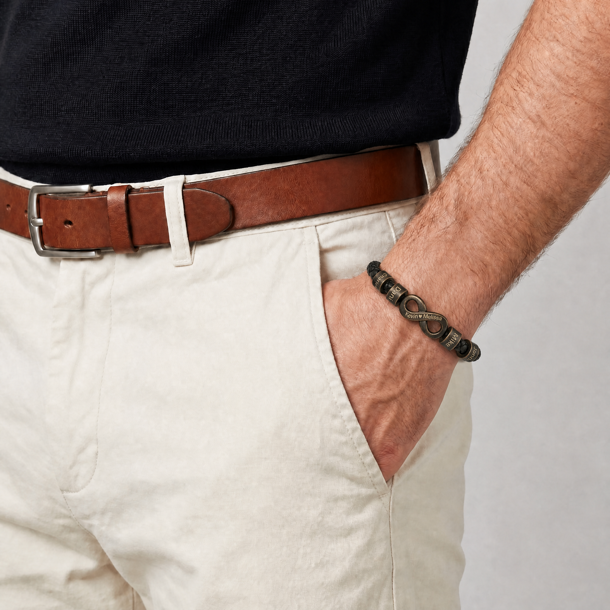 Pulsera infinito personalizada para el hombre que mantiene unida a la familia