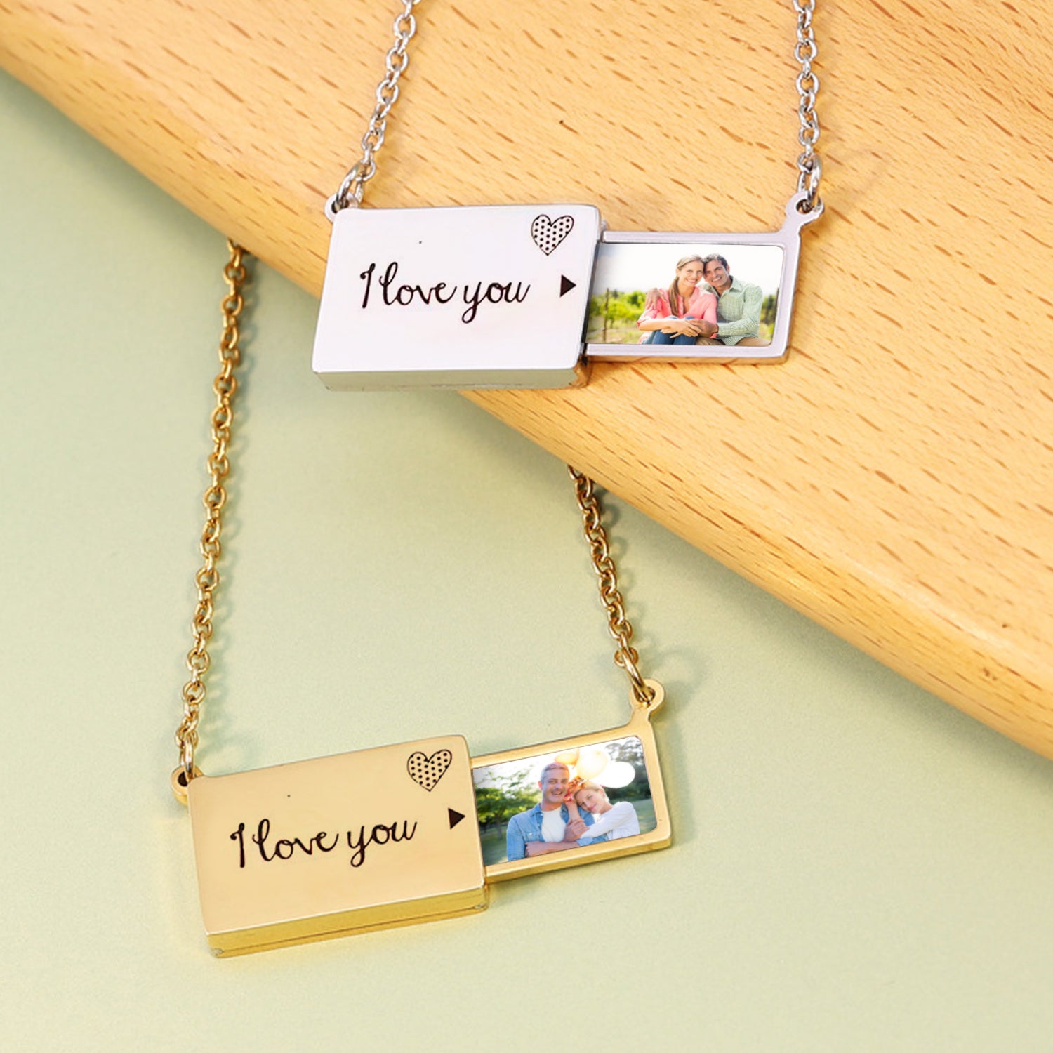 Collar con carta de amor y foto en caja Forever Rose