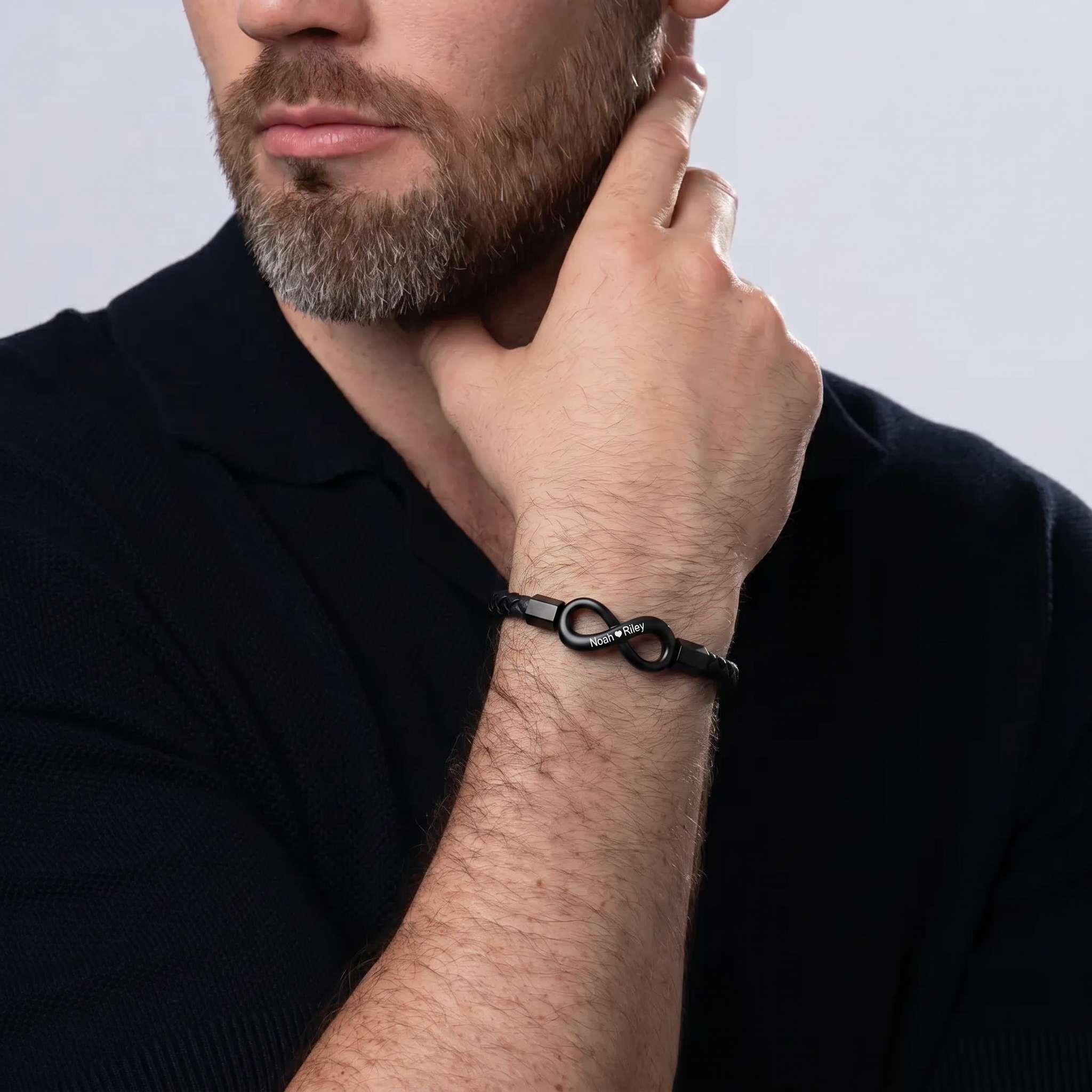 "Para mi hombre": pulsera personalizada con el infinito 