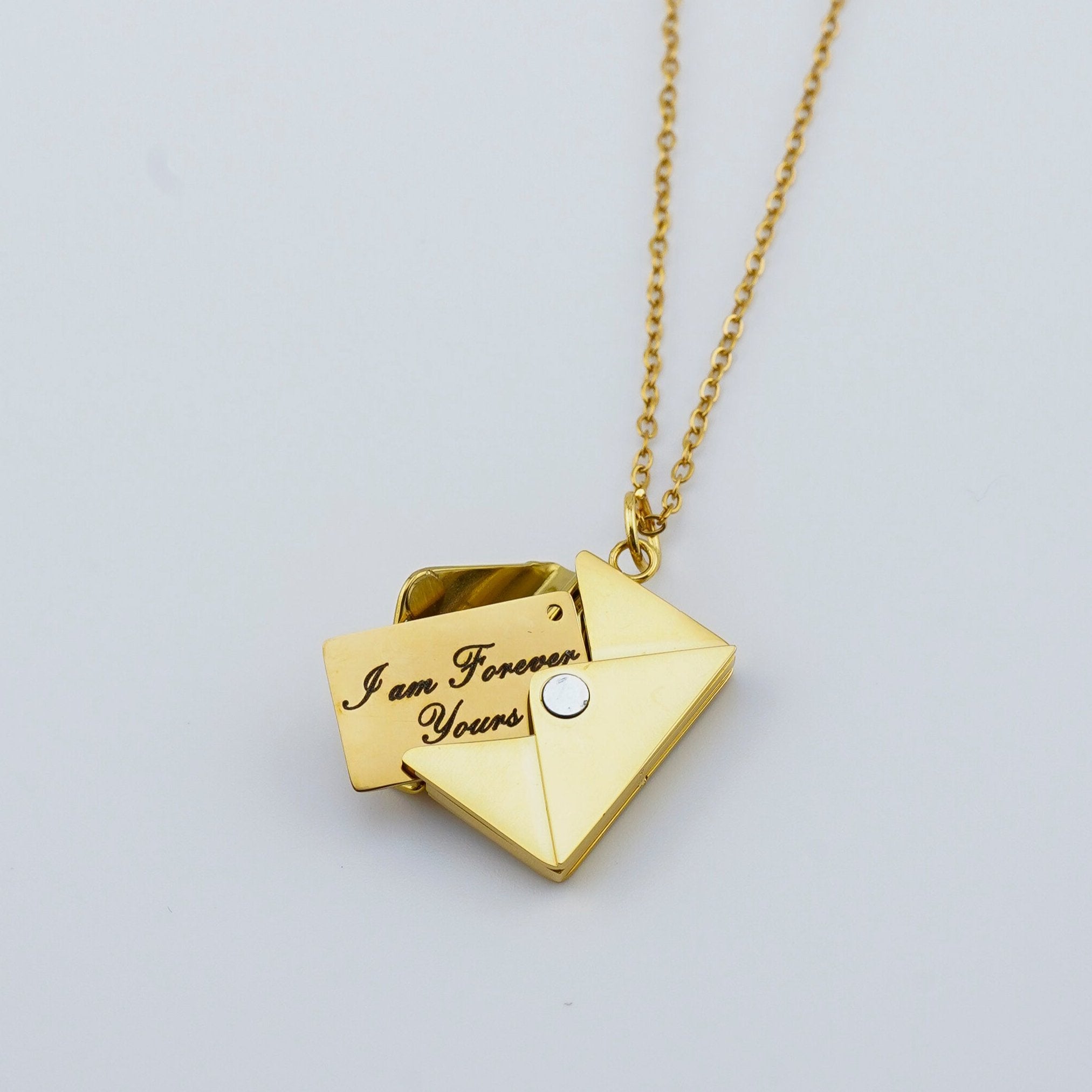 Collar grabado "Secret Love Note" en una lujosa caja LED